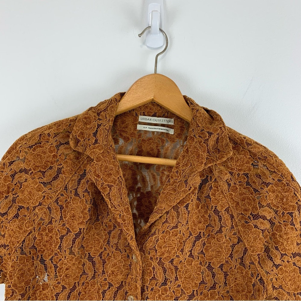 Urban Outfitters Women's Noah Chenille Button-Down Top in Gold Size Small - Picture 2 of 10